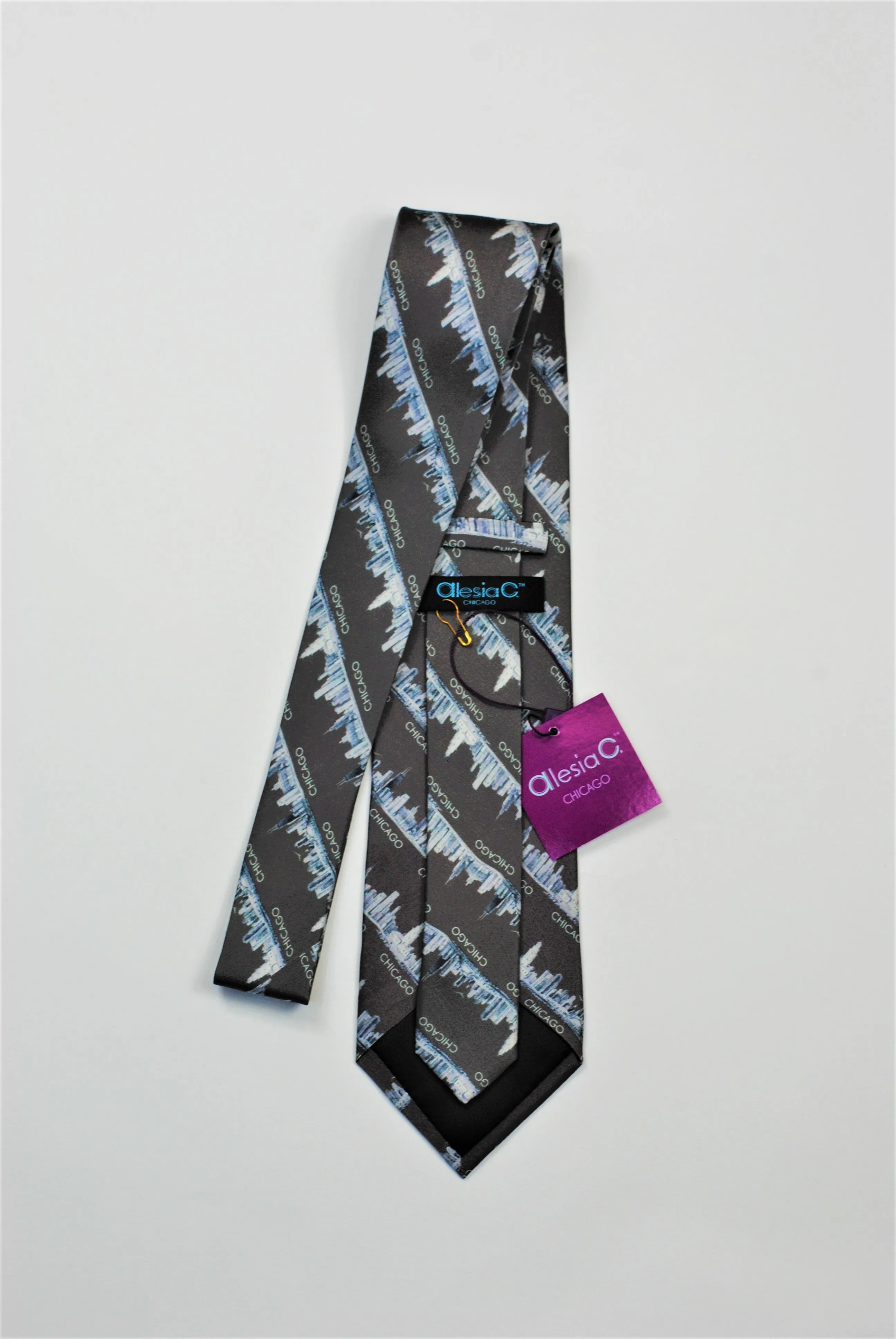 CHICAGO Skyline 100% Silk Men Tie in Dark Gray