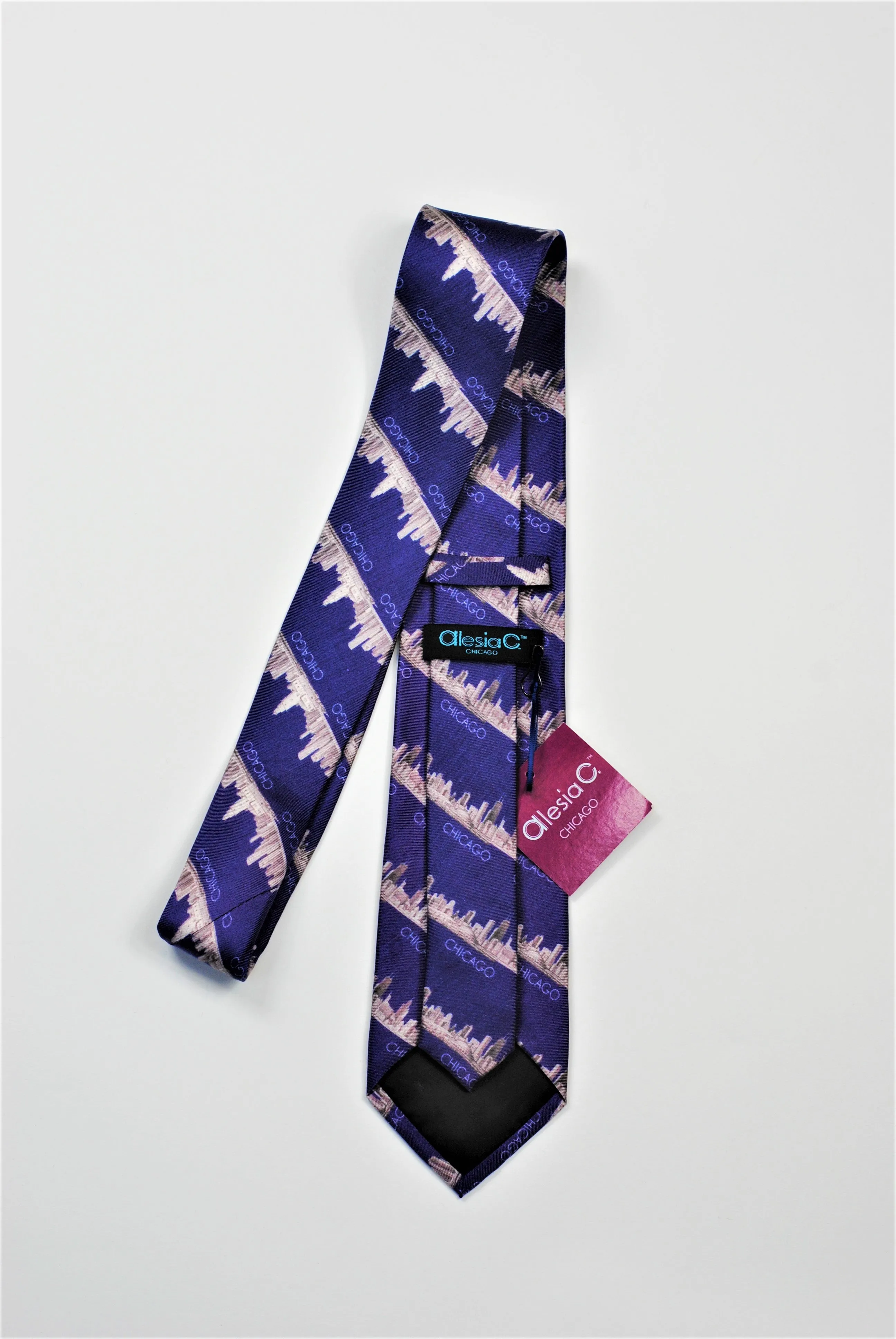 CHICAGO Skyline 100% Silk Men Tie in Purple Horizontal