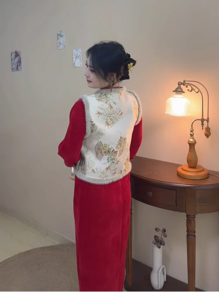 Hong Bao 红包 Red Envelope 1920s Inspired Plus Size Winter Qipao & Majia Vest Set