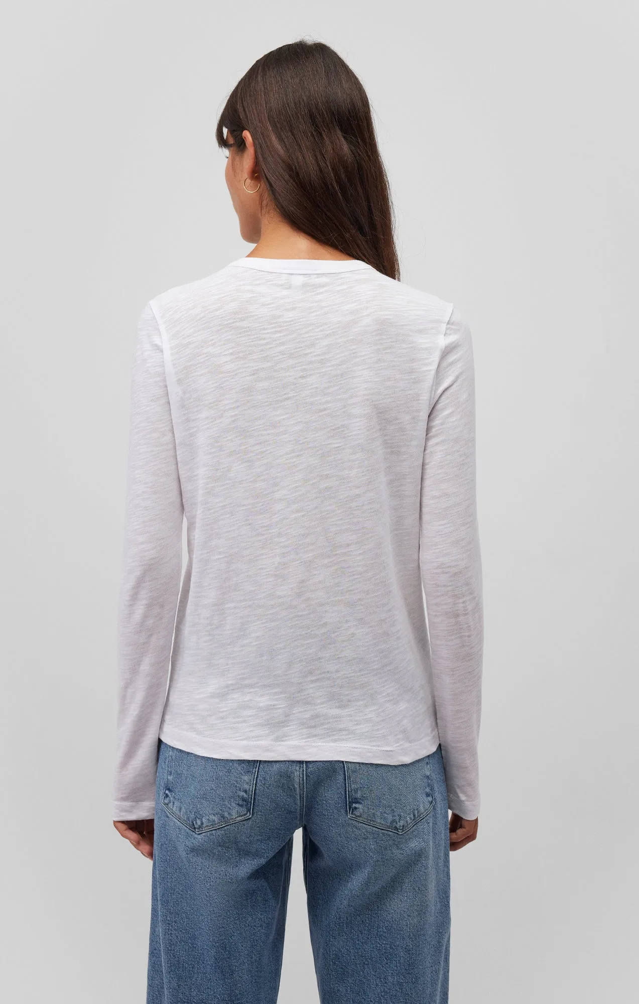 LONG SLEEVE CREW NECK T-SHIRT IN WHITE