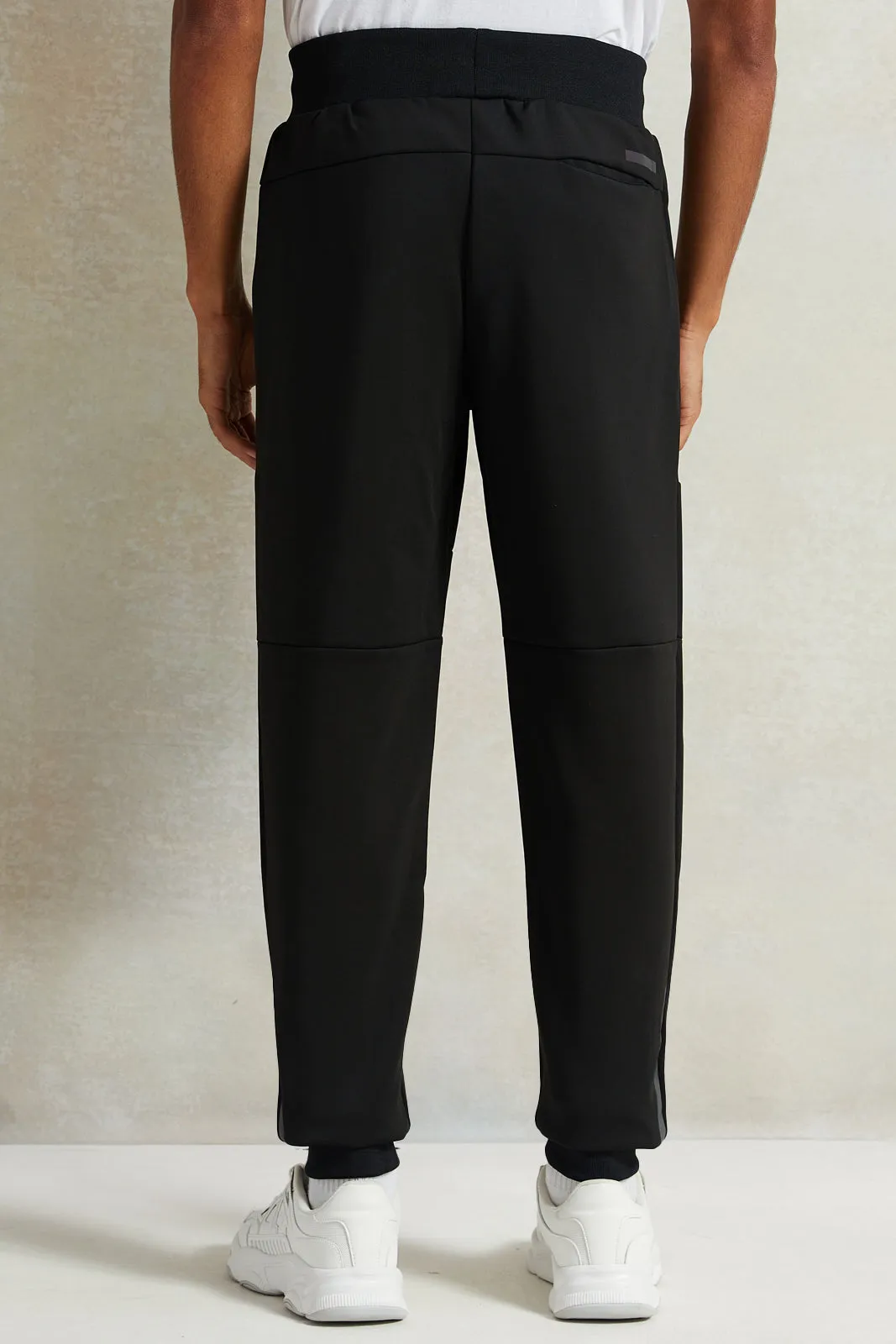 Men Black Soft Touch Zip Pocket Active Pants