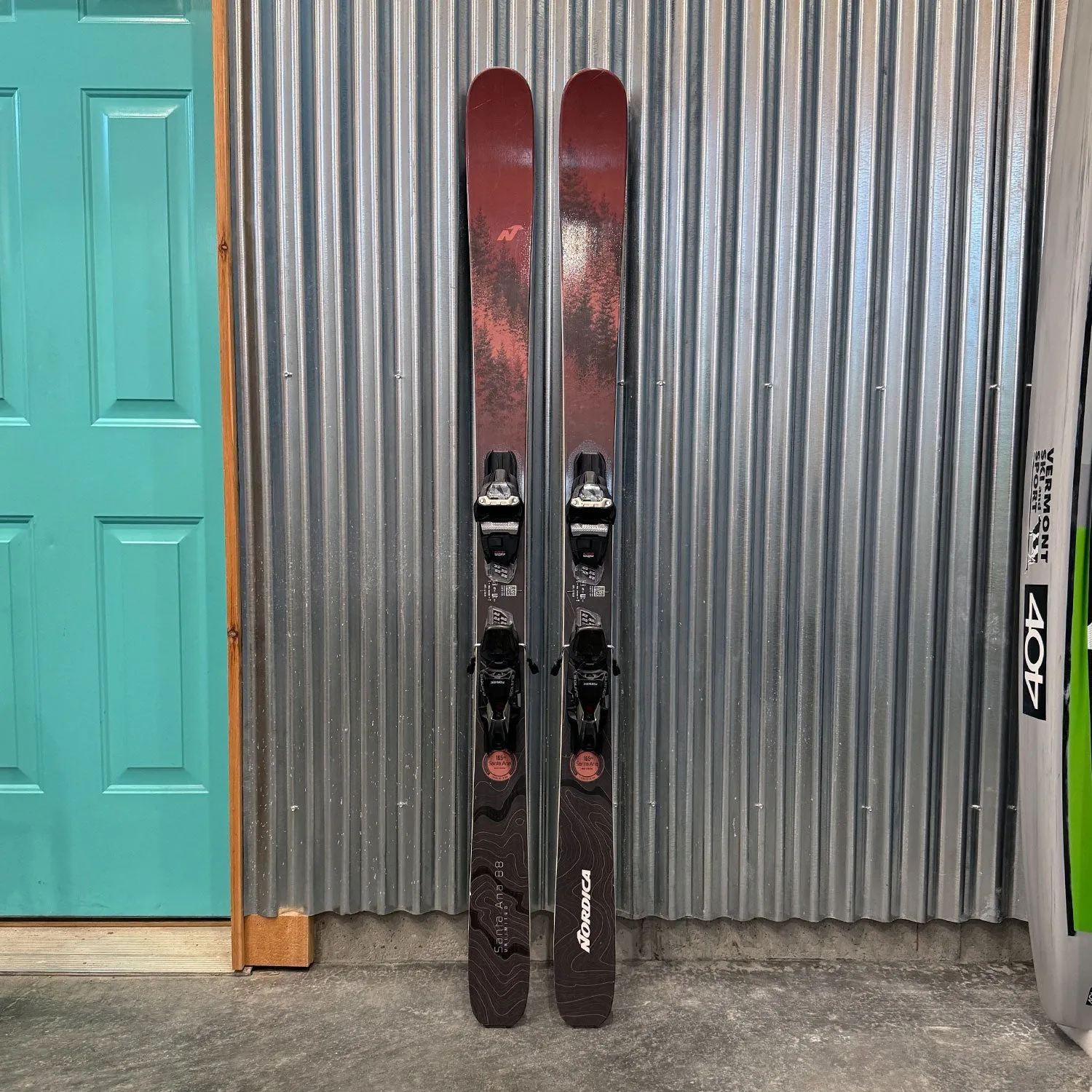 Nordica Santa Ana 88 Unlimited Women's Skis w/ Marker Squire 11 GW Bindings - USED