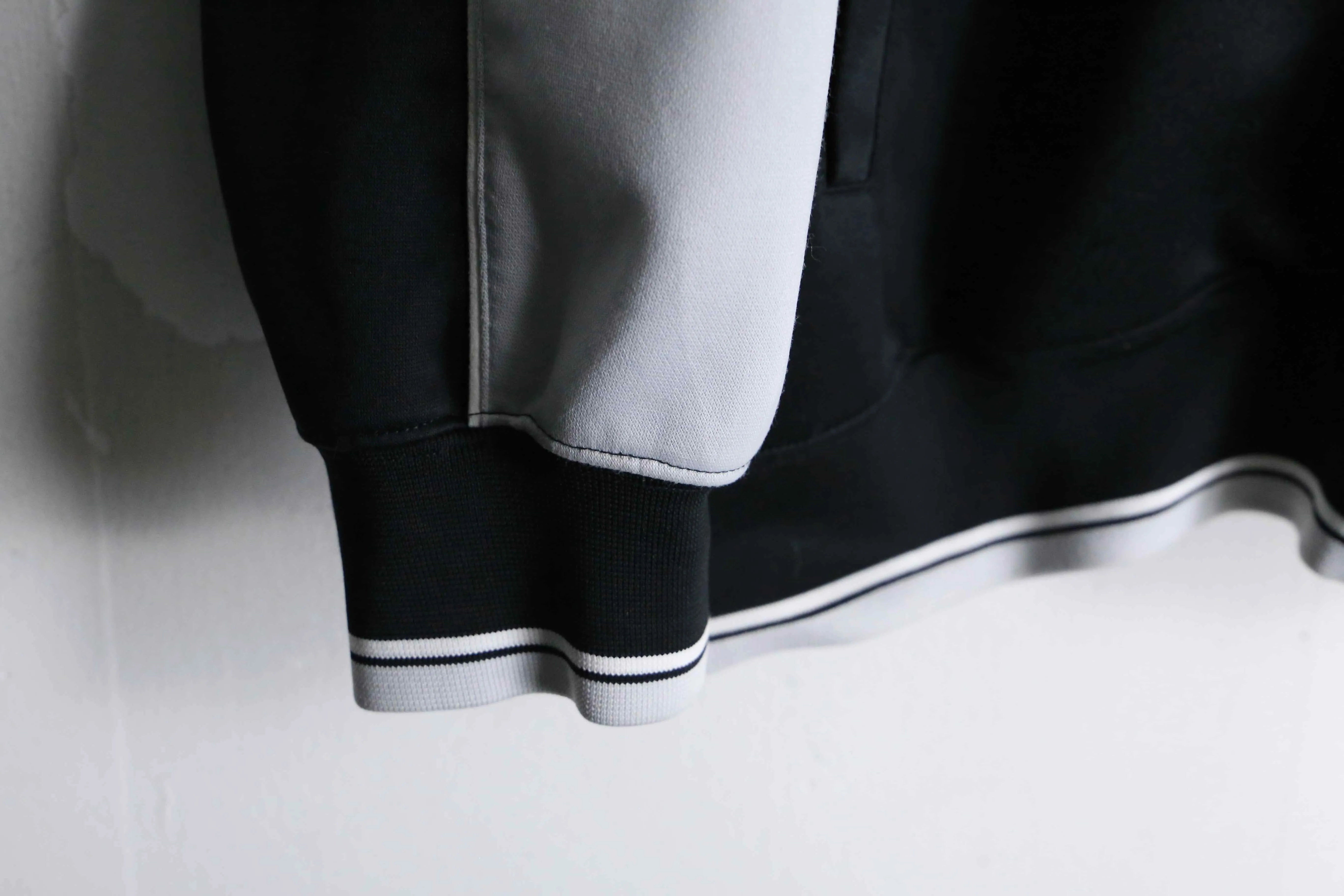 "NIKE" monotone bi-color track jacket