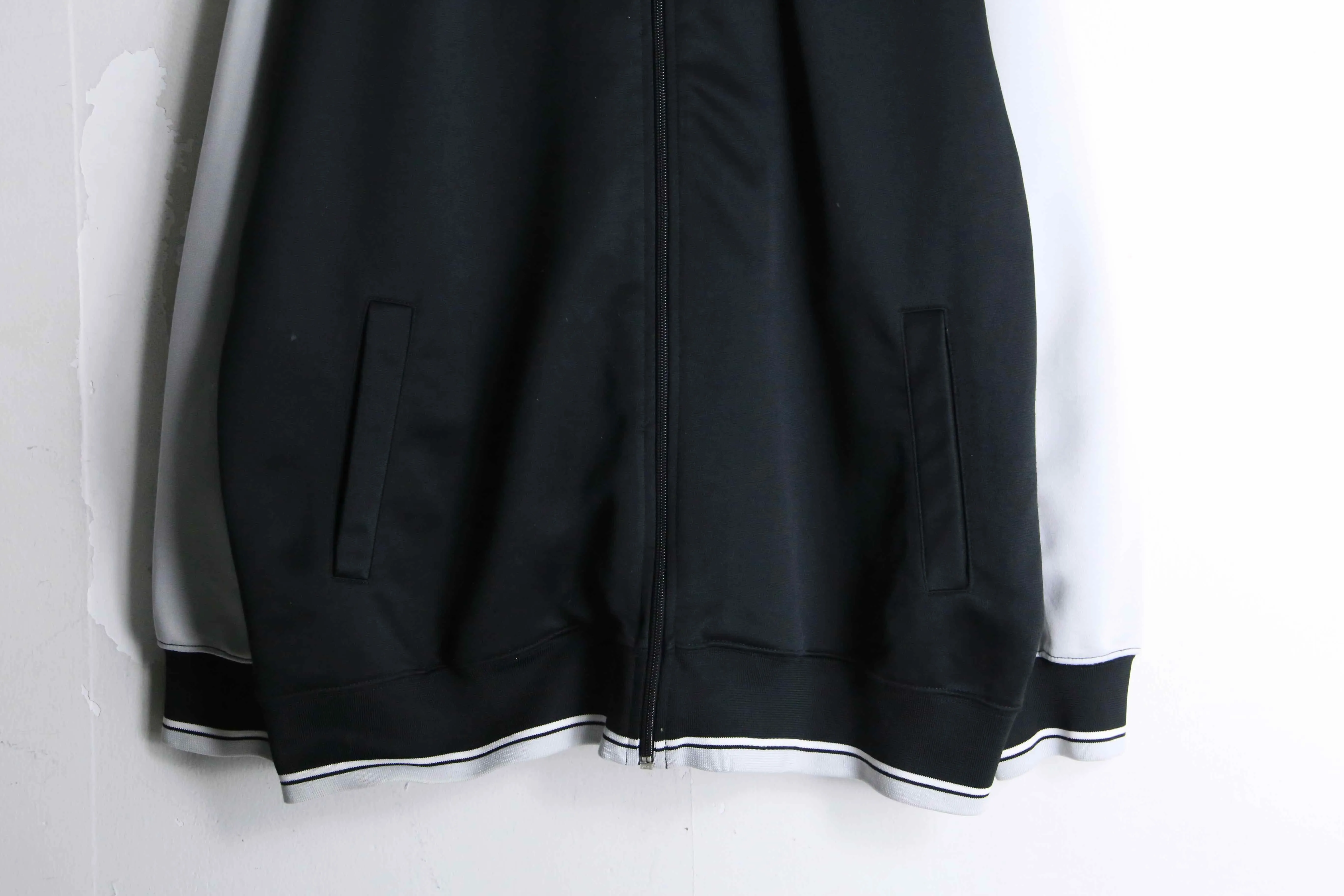 "NIKE" monotone bi-color track jacket