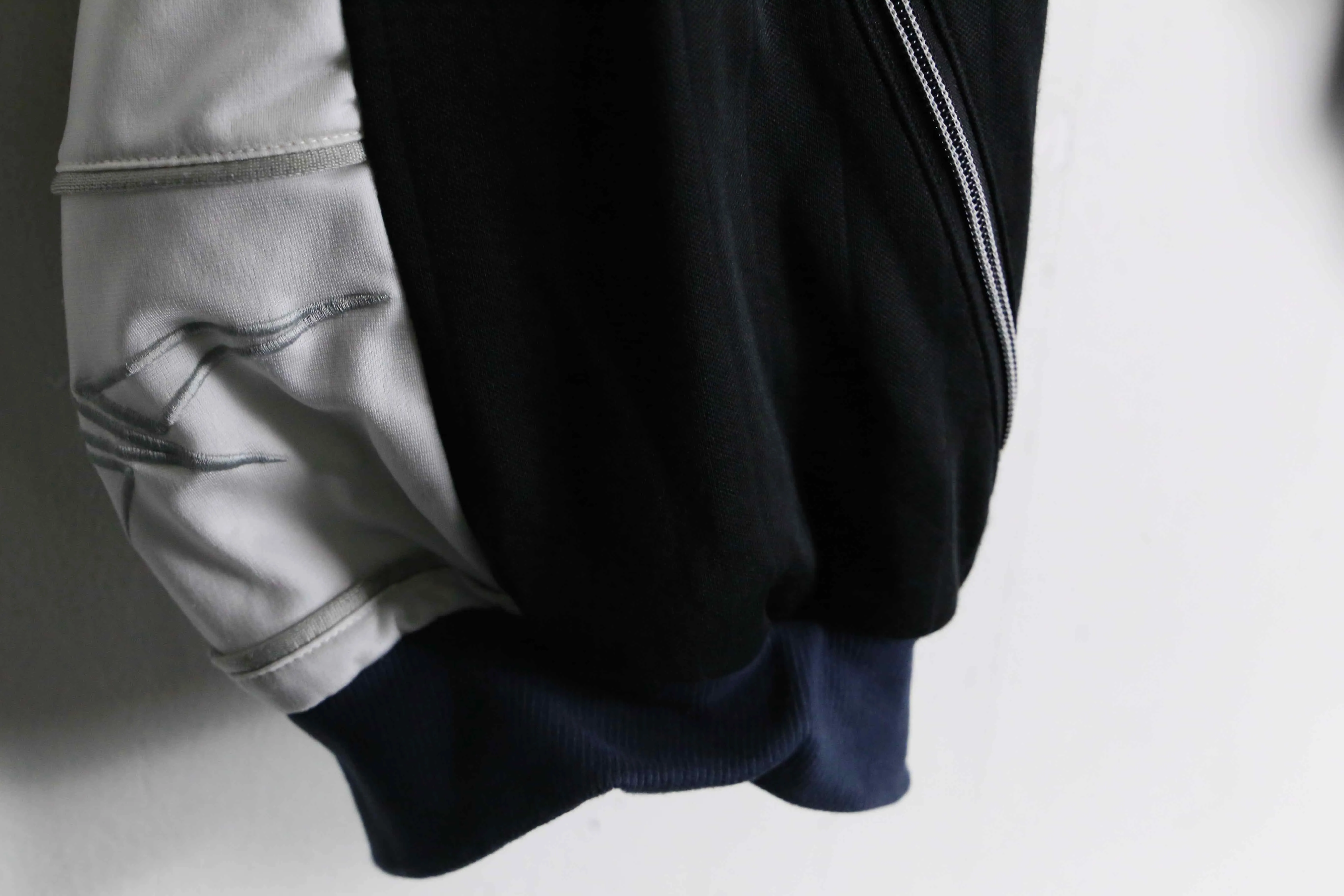 "Re:make" docking design track jacket